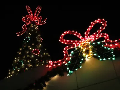 Lit Christmas tree and wreath at the Cerritos Civic Center